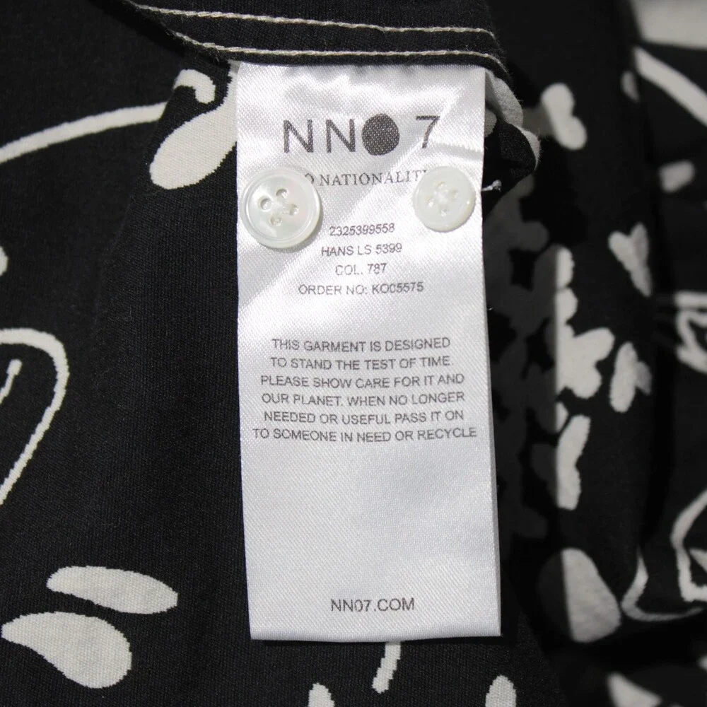 No Nationality NWT Hans Casual Button Down Shirt Size Medium in Ecru & Black